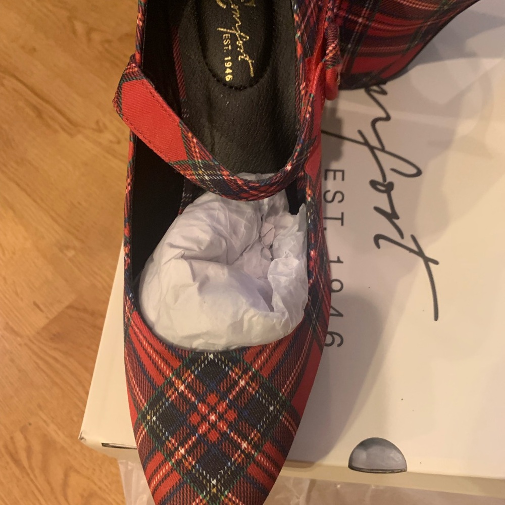 Red Plaid Platform Mary Jane Heels - Picture 5 of 12